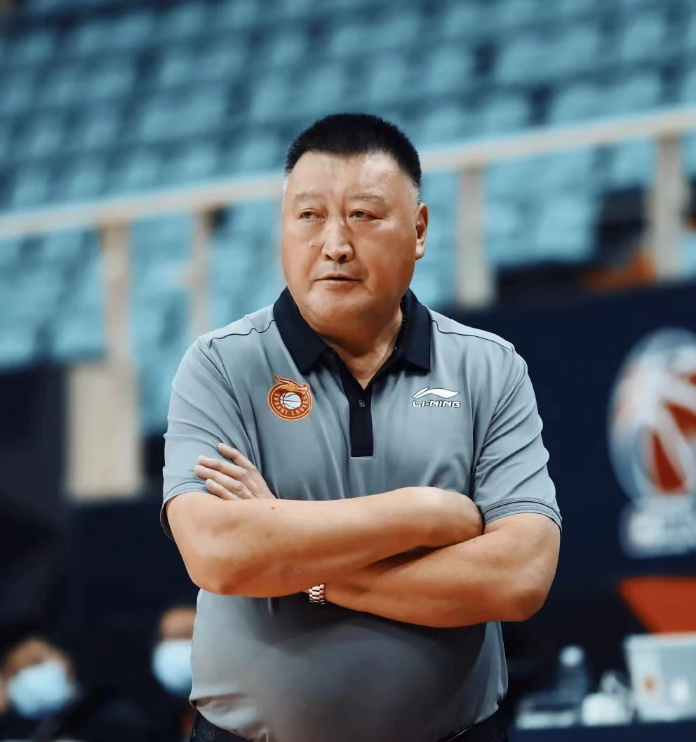 篮球封闭训练中的体能提升方案_2